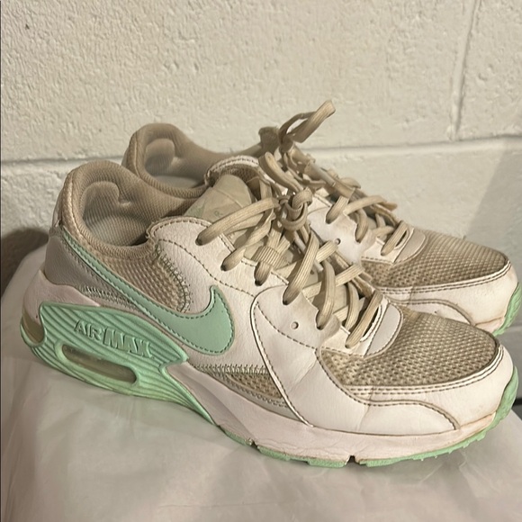 Nike Air Max Women's Mint Green and White Sneakers - Picture 1 of 4